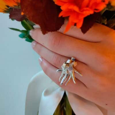 Universo creativo: Anillo de compromiso Egyptian Wedding. Pieza artesanal y contemporánea de Emeki Joyas.