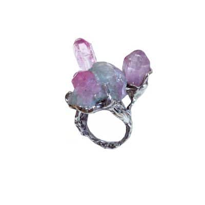 Universo creativo: Anillo Malinche de plata y amatistas en bruto. Diseño y pieza única de joyería contemporánea artesanal. Joyería de autor.