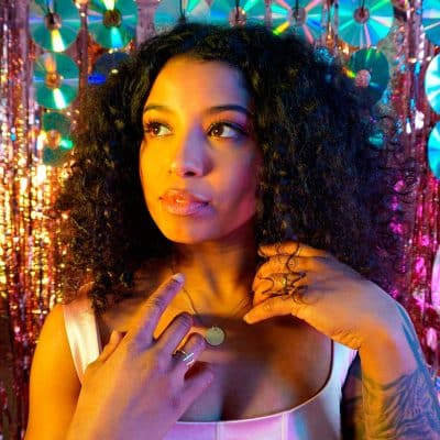 Taller Reinventa tus joyas: Dos anillos y un colgante delicado hechos reciclando joyas antiguas en Emeki Joyas, taller de joyería artesanal contemporánea en Aria, en el Pirineo navarro.