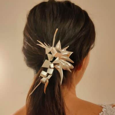 Universo creativo: Tocado de boda de plata de ley "Egyptian Wedding" en modelo vestida de novia. Pieza única, joyería contemporánea artesanal